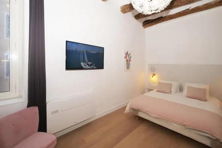Design Suite Vieux Port Appartement Tout Equipe Climatise Marseille Extérieur photo